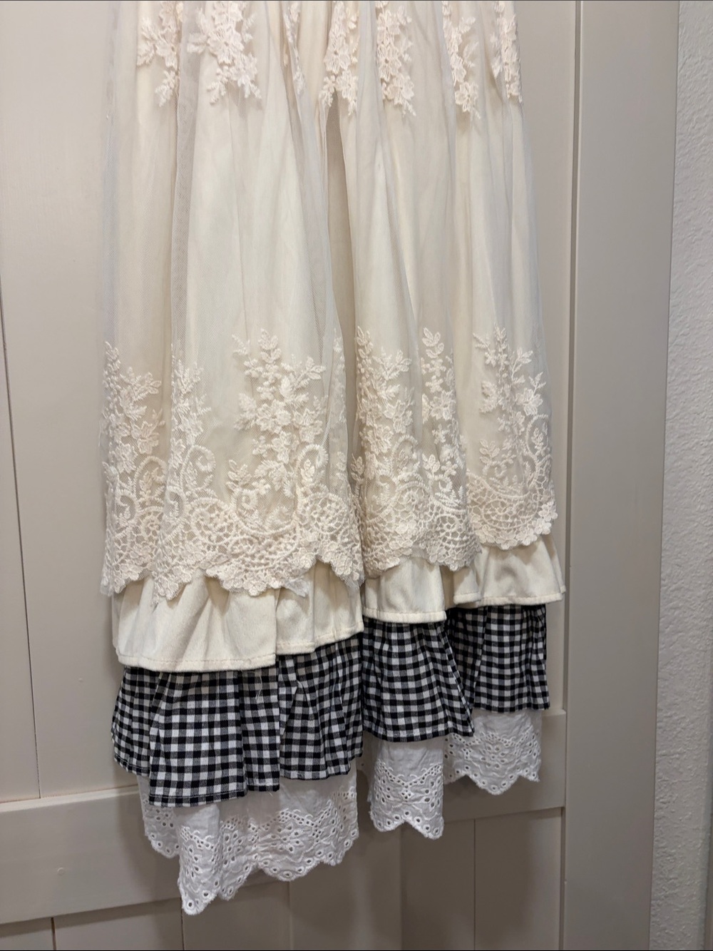 SHEIN Cream Lace Tiered Midi Skirt with Black Gingham Ruffle